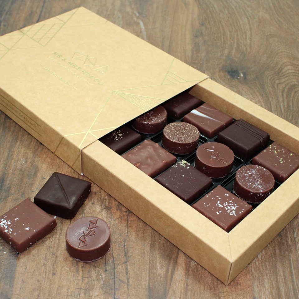 Coffret Assortiment Bonbons de Chocolat NOIR ET LAIT - 12 pièces