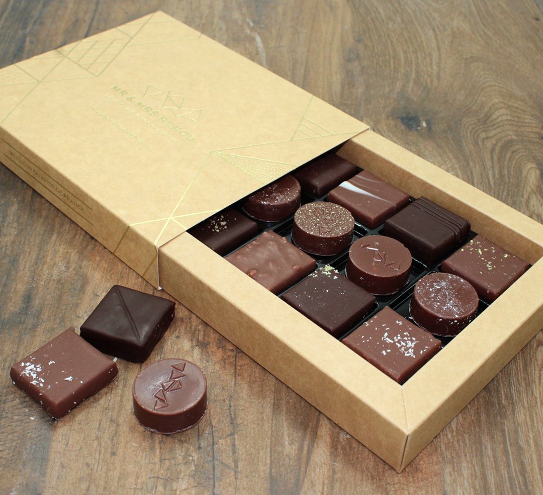 Coffret de 12 bonbons de chocolats noirs - Idées cadeaux - Lenôtre