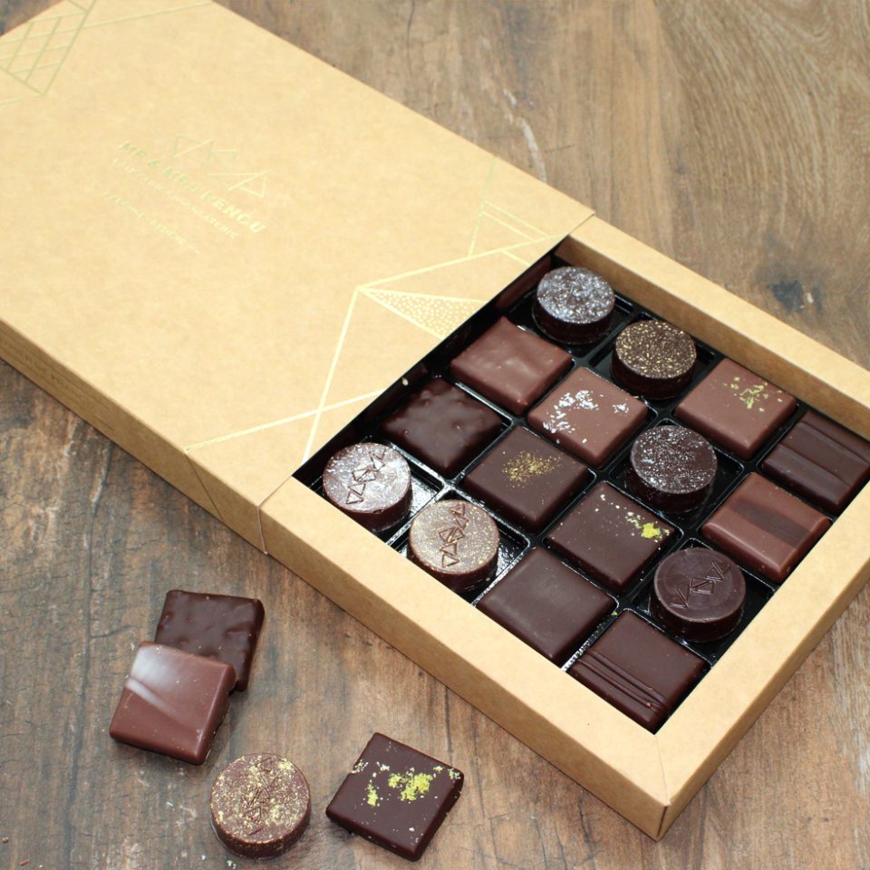 Coffret Assortiment Bonbons de Chocolat NOIR ET LAIT - 24 pièces